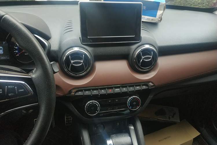 Used BAIC Changhe Q35 2016 1.5L Automatic Smart Edition Audio And AC Panel