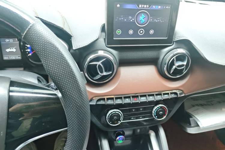 Used BAIC Changhe Q35 2016 1.5L Manual Smart Edition Audio And AC Panel