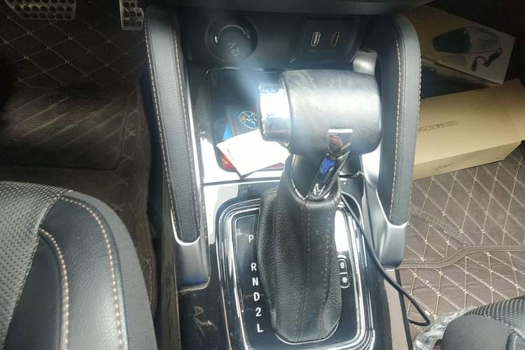 Used BAIC Changhe Q35 2016 1.5L Automatic Smart Edition Gear Lever