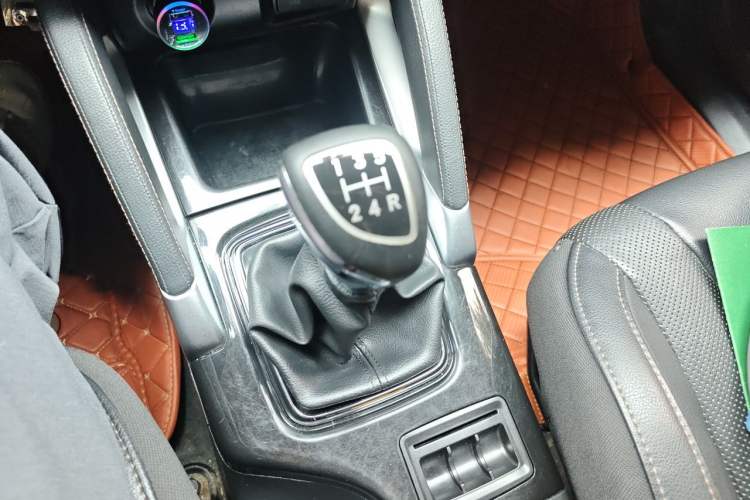 Used BAIC Changhe Q35 2016 1.5L Manual Smart Edition Gear Lever