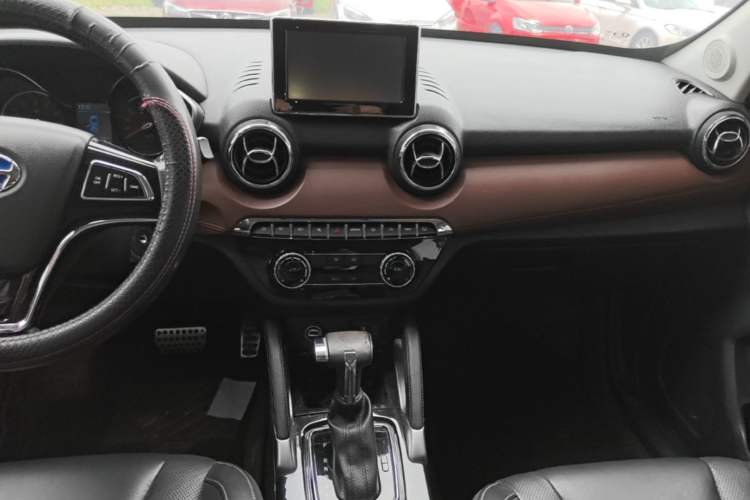 Used BAIC Changhe Q35 2016 1.5L Automatic Smart Edition Audio And AC Panel