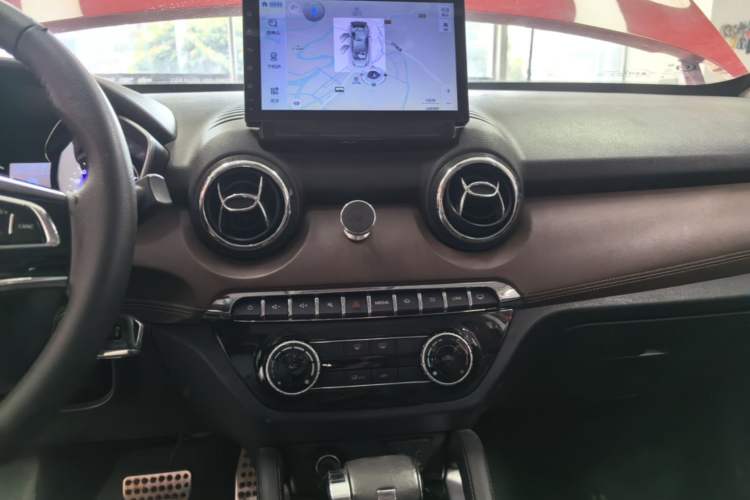 Used BAIC Changhe Q35 2016 1.5L Automatic Smart Edition Audio And AC Panel
