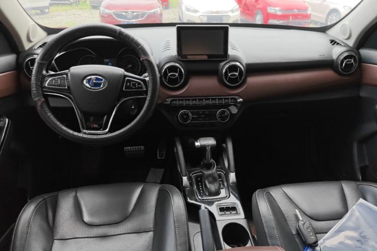 Used BAIC Changhe Q35 2016 1.5L Automatic Smart Edition Center Console