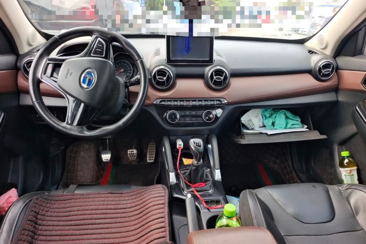 Used BAIC Changhe Q35 2016 1.5L Manual Smart Edition Center Console