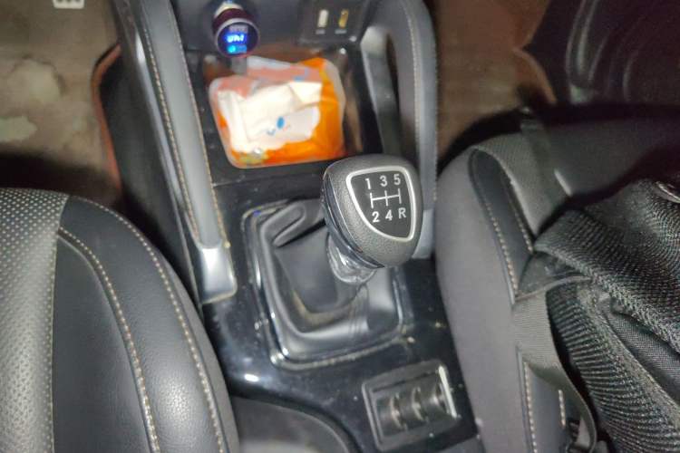 Used BAIC Changhe Q35 2016 1.5L Manual Smart Edition Gear Lever