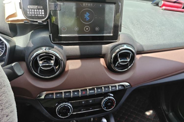 Used BAIC Changhe Q35 2016 1.5L Automatic Smart Edition Audio And AC Panel
