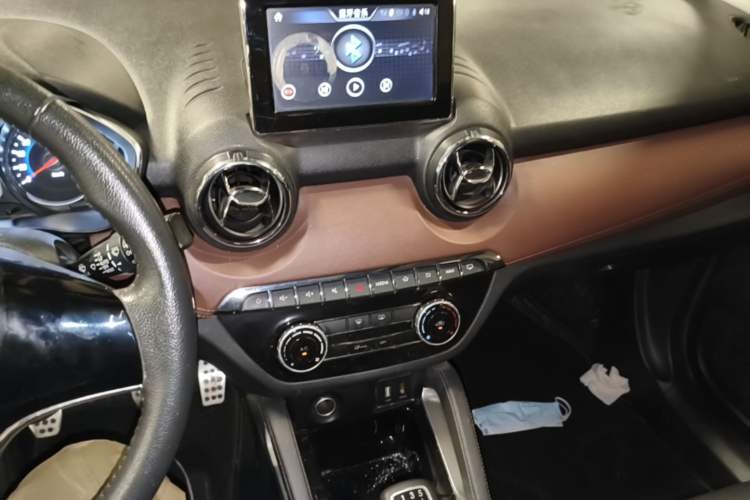 Used BAIC Changhe Q35 2016 1.5L Manual Smart Edition Audio And AC Panel