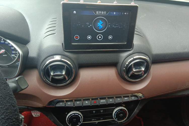 Used BAIC Changhe Q35 2016 1.5L Manual Smart Edition Audio And AC Panel