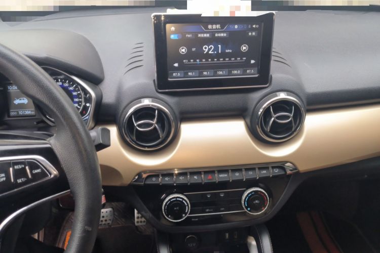 Used BAIC Changhe Q35 2016 1.5L Automatic Cool Edition Audio And AC Panel