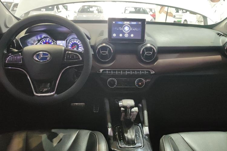 Used BAIC Changhe Q35 2016 1.5L Automatic Smart Edition Center Console