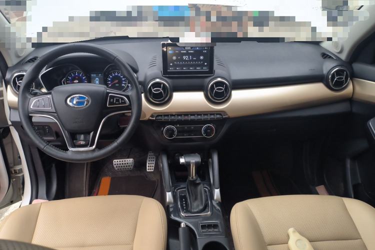 Used BAIC Changhe Q35 2016 1.5L Automatic Cool Edition Center Console