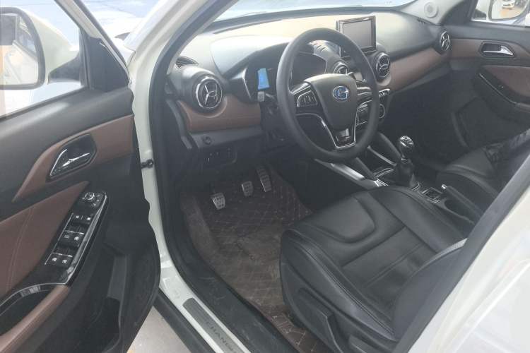 Used BAIC Changhe Q35 2016 1.5L Manual Smart Edition Driver Seat