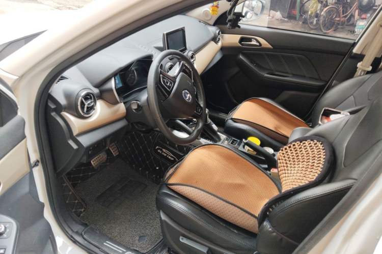 Used BAIC Changhe Q35 2016 1.5L Automatic Cool Edition Driver Seat
