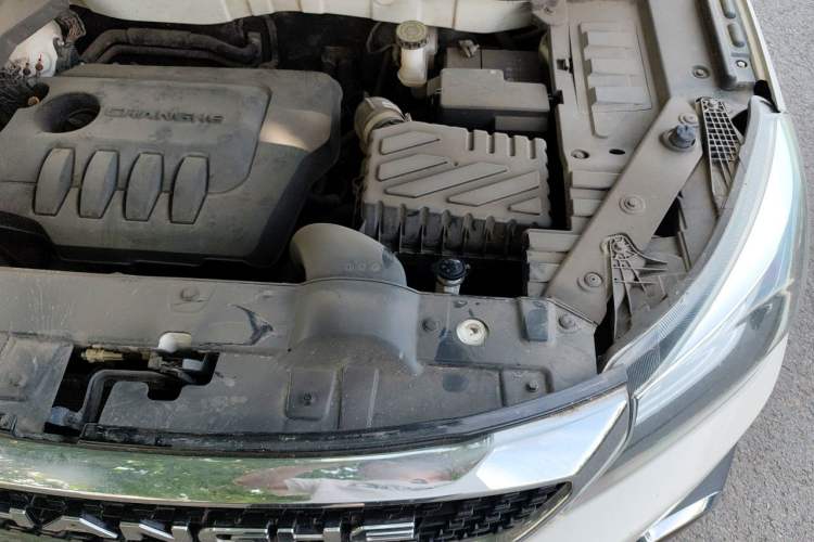 Used BAIC Changhe Q35 2016 1.5L Manual Cool Edition Engine Bay Left