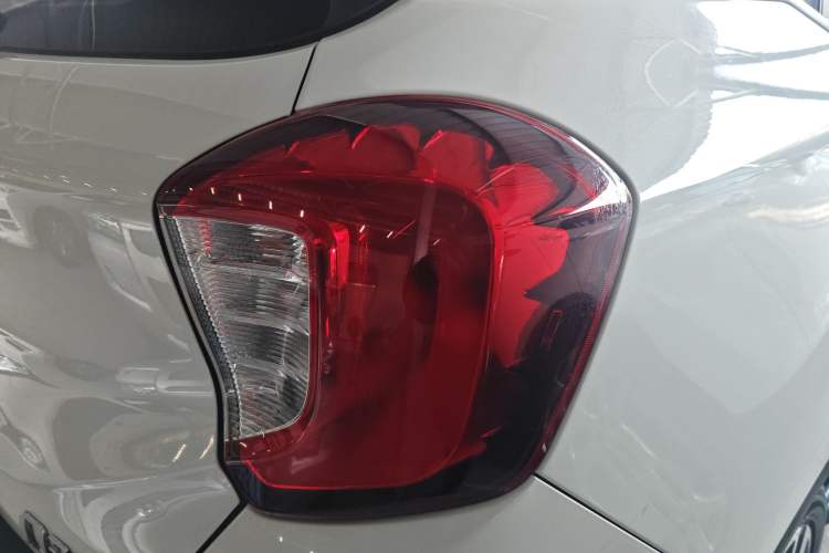 Used BAIC Changhe Q35 2016 1.5L Automatic Smart Edition Exterior 6