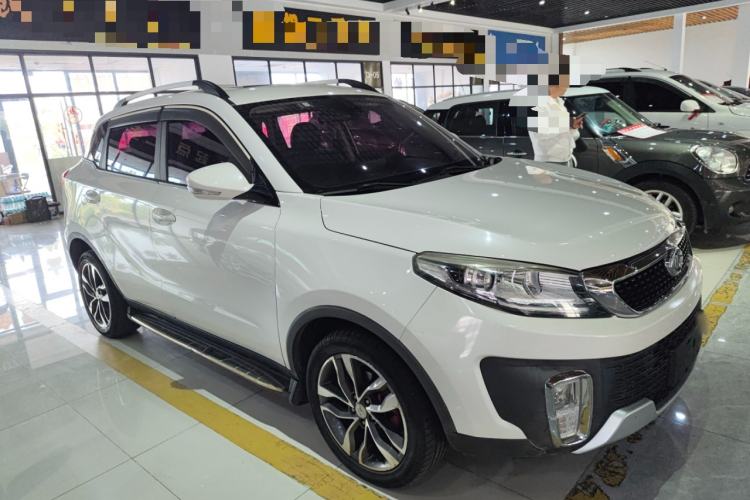 Used BAIC Changhe Q35 2016 1.5L Automatic Smart Edition Front Right 45 Deg