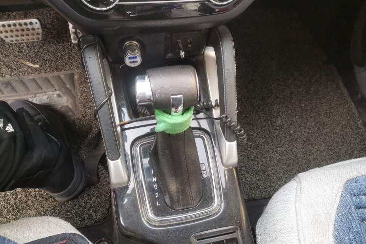 Used BAIC Changhe Q35 2016 1.5L Automatic Cool Edition Gear Lever