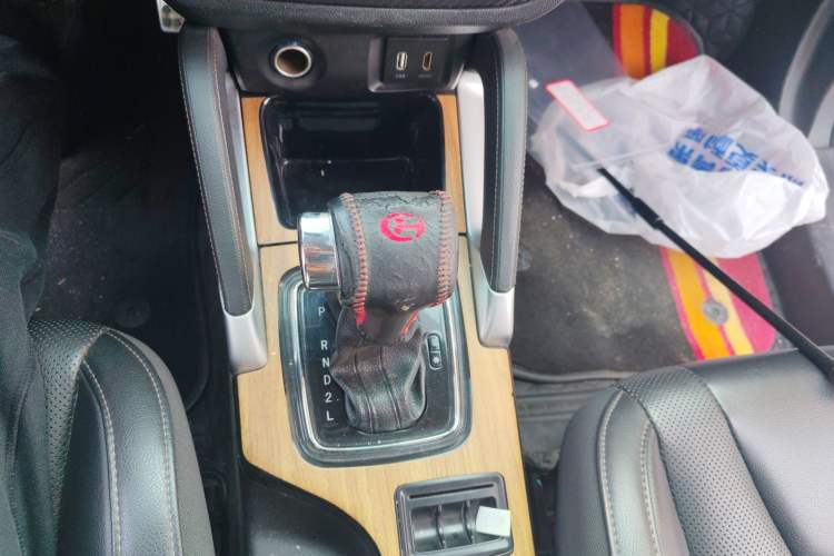 Used BAIC Changhe Q35 2016 1.5L Automatic Smart Edition Gear Lever