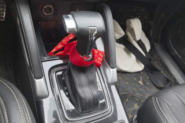 Used BAIC Changhe Q35 2016 1.5L Automatic Smart Edition Gear Lever