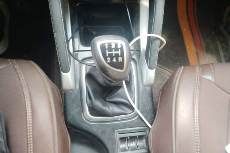 Used BAIC Changhe Q35 2016 1.5L Manual Smart Edition Gear Lever