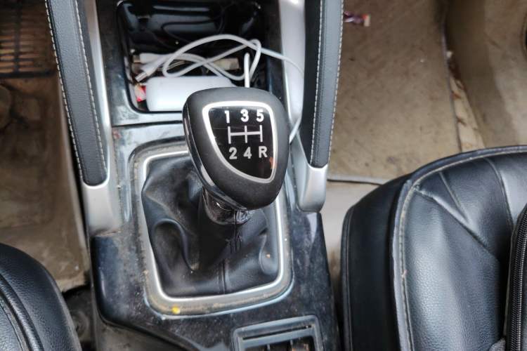 Used BAIC Changhe Q35 2016 1.5L Manual Cool Edition Gear Lever