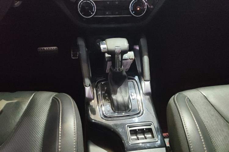Used BAIC Changhe Q35 2016 1.5L Automatic Smart Edition Gear Lever