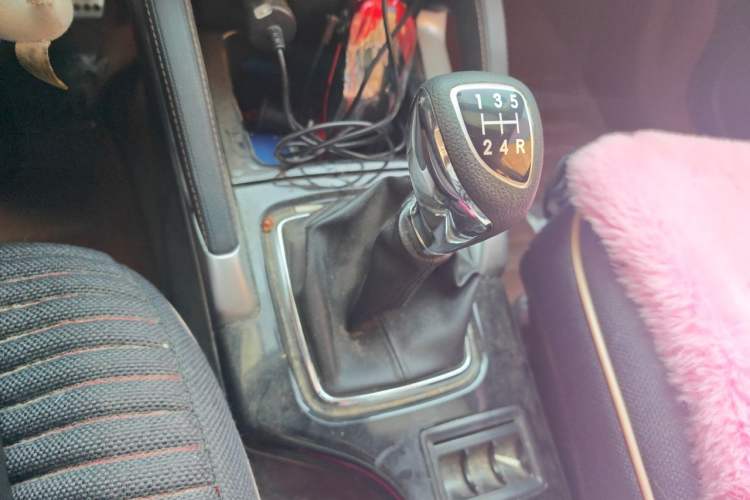 Used BAIC Changhe Q35 2016 1.5L Manual Smart Edition Gear Lever