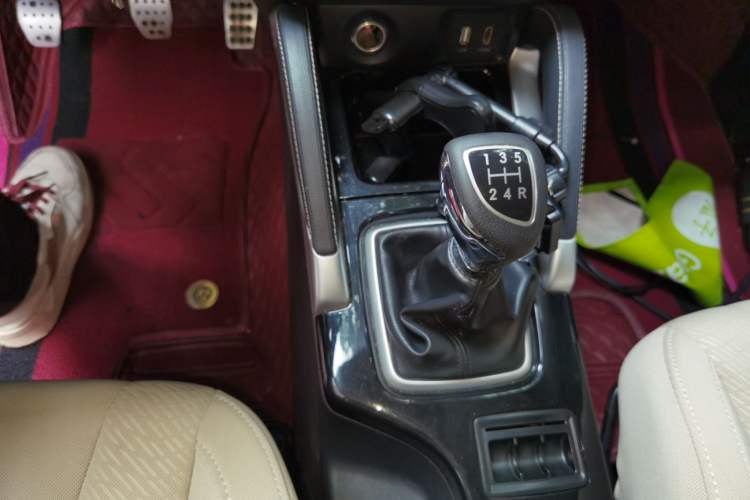 Used BAIC Changhe Q35 2016 1.5L Manual Cool Edition Gear Lever