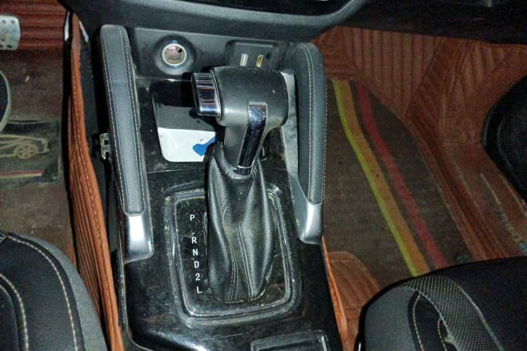 Used BAIC Changhe Q35 2016 1.5L Automatic Smart Edition Gear Lever