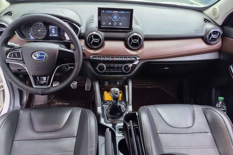 Used BAIC Changhe Q35 2016 1.5L Manual Smart Edition Interior 2
