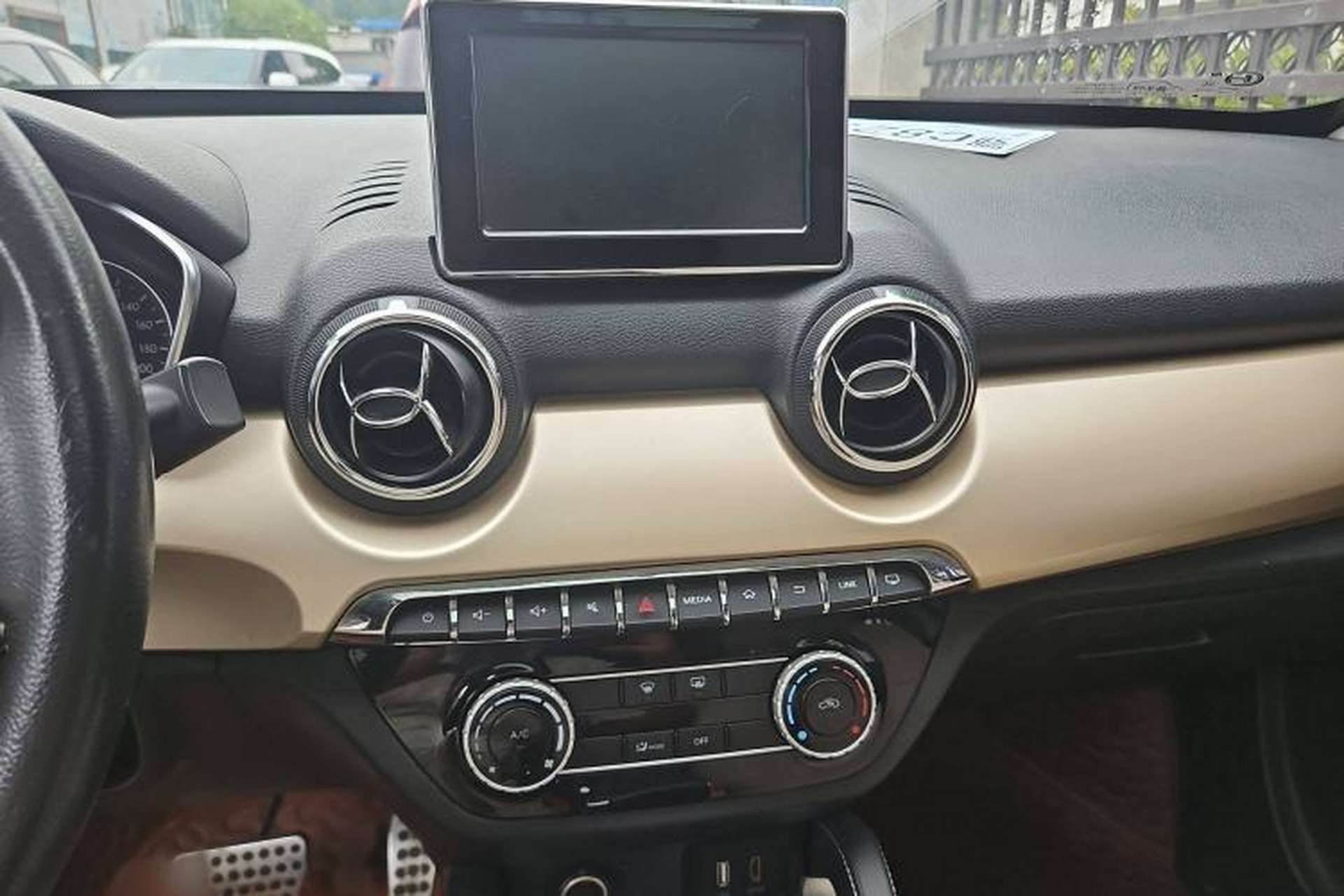 Used BAIC Changhe Q35 2016 1.5L Automatic Cool Edition Interior 4