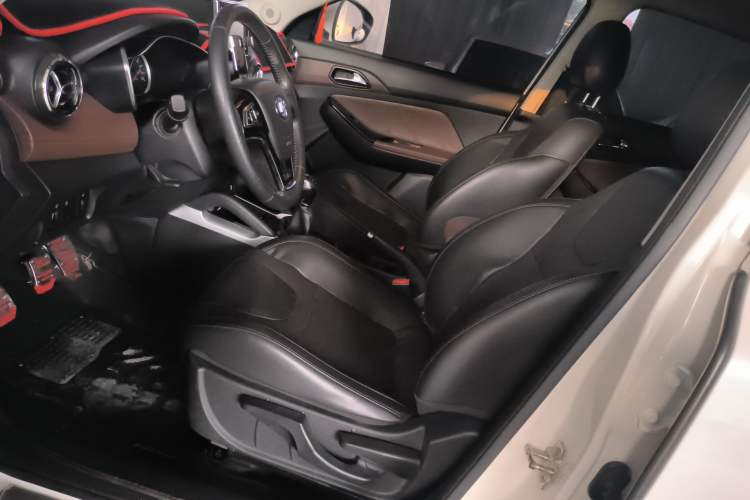 Used BAIC Changhe Q35 2016 1.5L Manual Smart Edition Interior 8