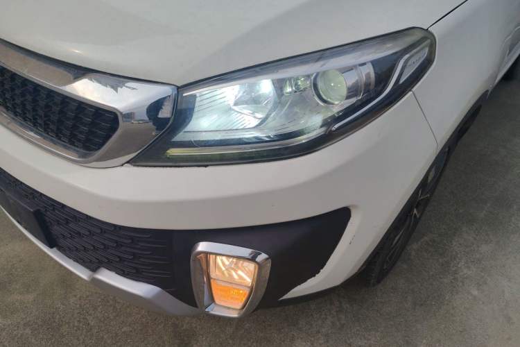 Used BAIC Changhe Q35 2016 1.5L Automatic Smart Edition Left Front Headlight