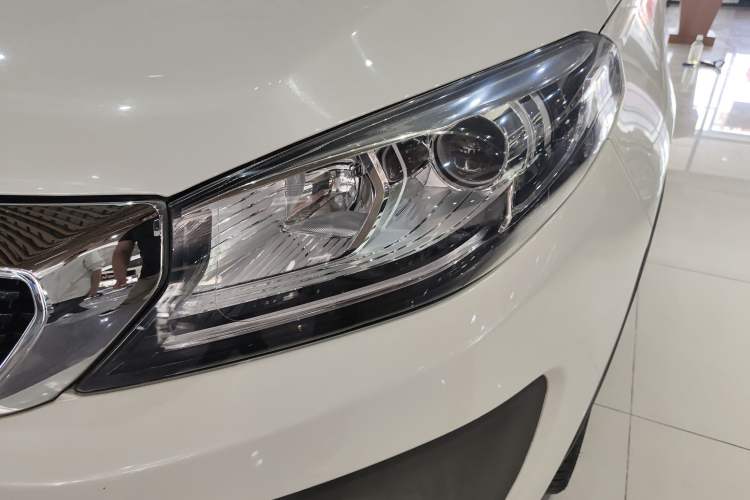 Used BAIC Changhe Q35 2016 1.5L Automatic Smart Edition Left Front Headlight