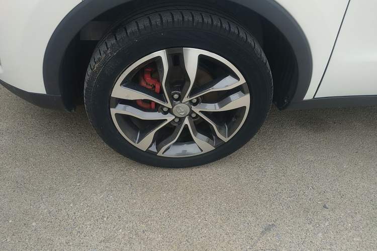 Used BAIC Changhe Q35 2016 1.5L Automatic Smart Edition Left Front Wheel Hub