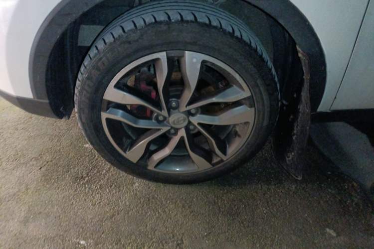Used BAIC Changhe Q35 2016 1.5L Automatic Smart Edition Left Front Wheel Hub