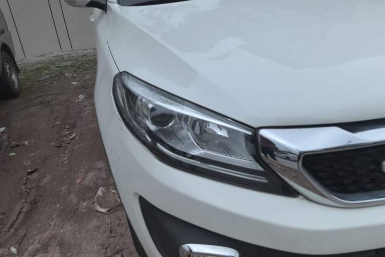 Used BAIC Changhe Q35 2016 1.5L Automatic Smart Edition Right Front Headlight