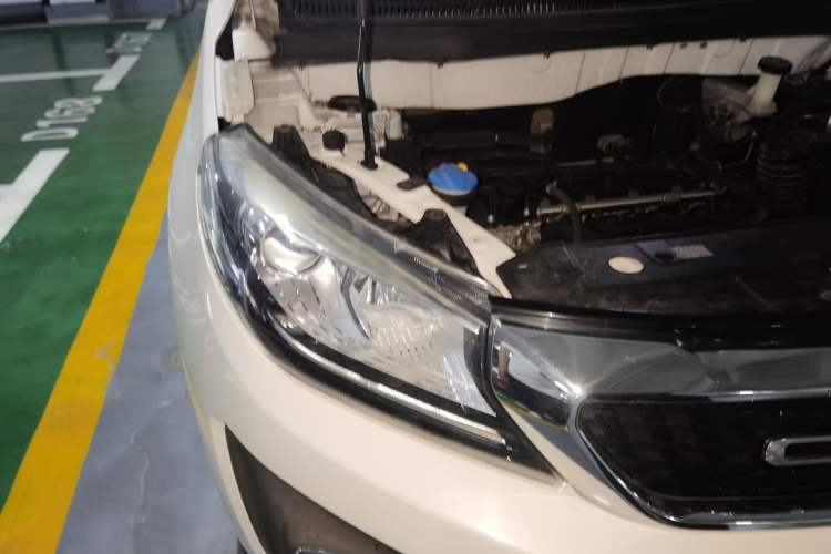 Used BAIC Changhe Q35 2016 1.5L Automatic Cool Edition Right Front Headlight