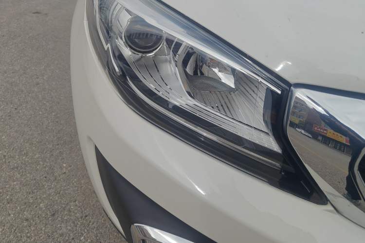 Used BAIC Changhe Q35 2016 1.5L Automatic Smart Edition Right Front Headlight