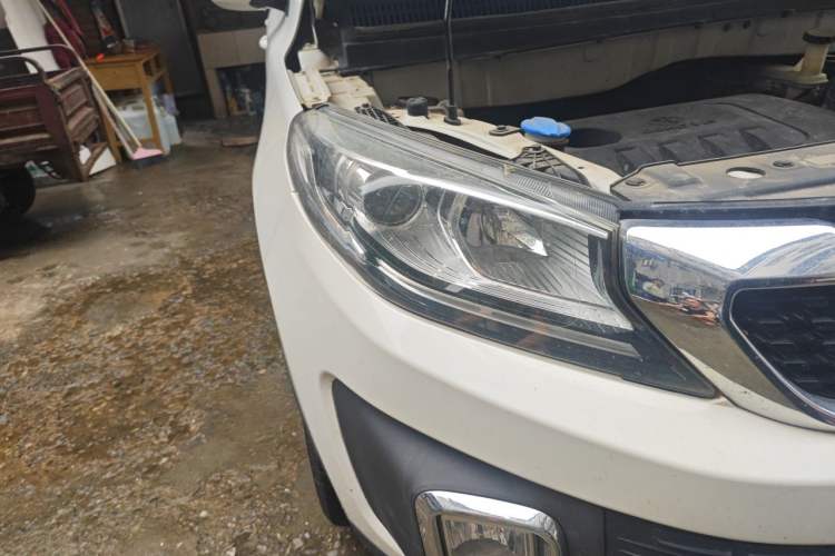 Used BAIC Changhe Q35 2016 1.5L Automatic Smart Edition Right Front Headlight