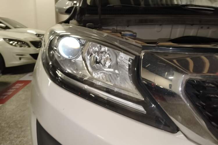 Used BAIC Changhe Q35 2016 1.5L Manual Smart Edition Right Front Headlight