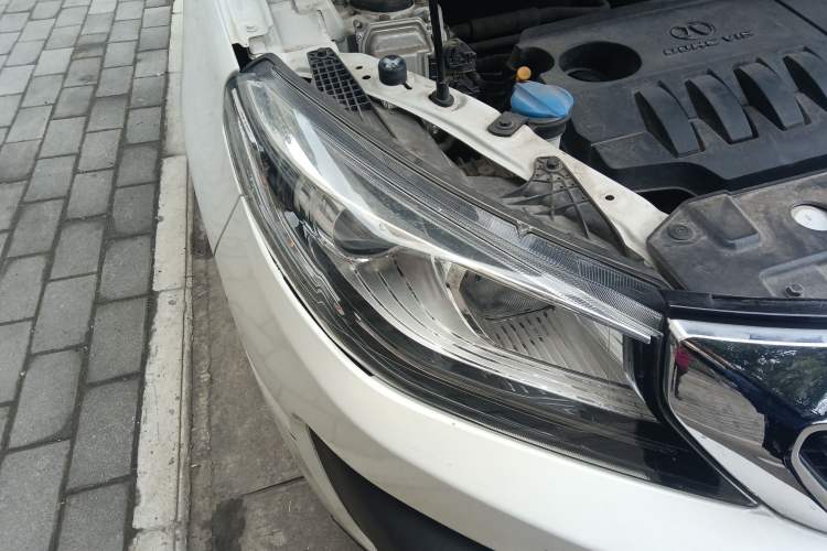 Used BAIC Changhe Q35 2016 1.5L Manual Smart Edition Right Front Headlight