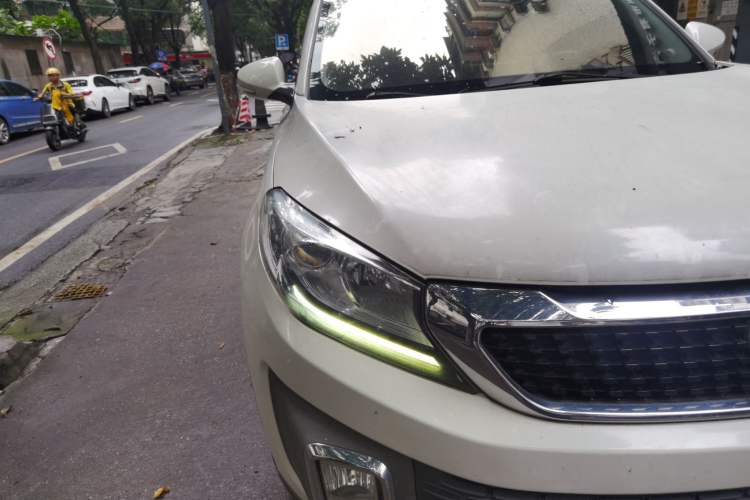 Used BAIC Changhe Q35 2016 1.5L Manual Cool Edition Right Front Headlight