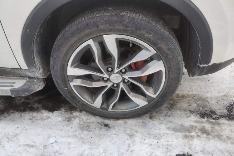 Used BAIC Changhe Q35 2016 1.5L Automatic Cool Edition Right Front Wheel Hub