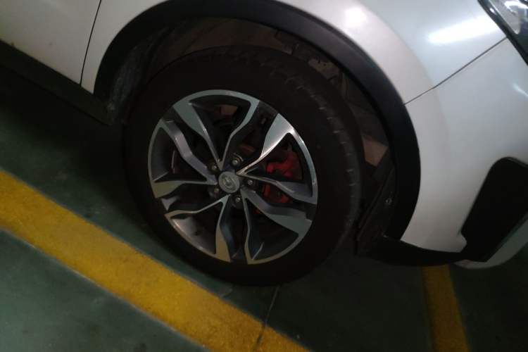 Used BAIC Changhe Q35 2016 1.5L Automatic Smart Edition Right Front Wheel Hub