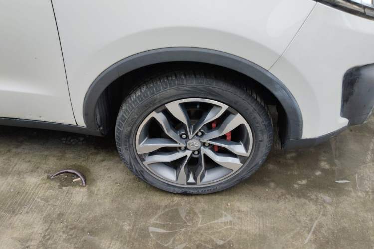 Used BAIC Changhe Q35 2016 1.5L Automatic Cool Edition Right Front Wheel Hub
