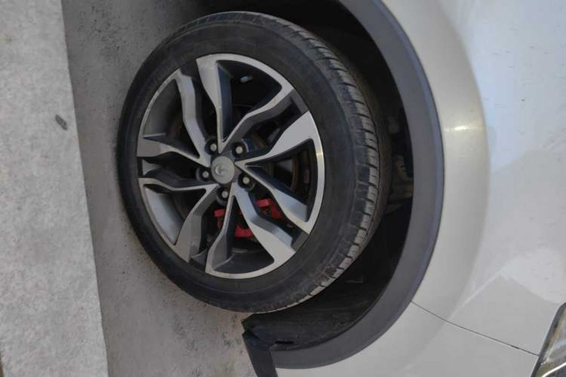 Used BAIC Changhe Q35 2016 1.5L Automatic Smart Edition Right Front Wheel Hub