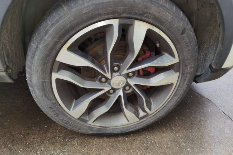 Used BAIC Changhe Q35 2016 1.5L Manual Cool Edition Right Front Wheel Hub