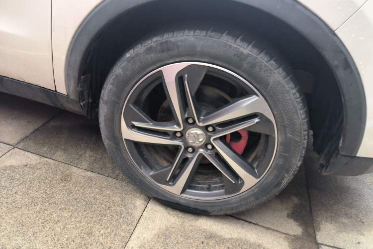 Used BAIC Changhe Q35 2016 1.5L Automatic Cool Edition Right Front Wheel Hub