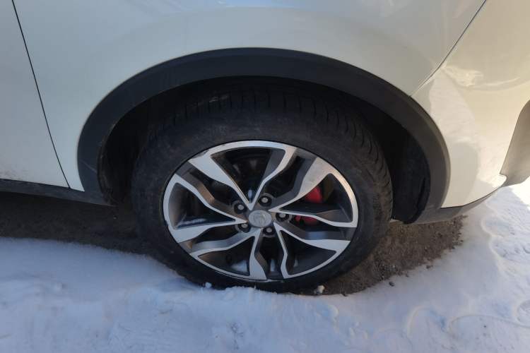 Used BAIC Changhe Q35 2016 1.5L Automatic Cool Edition Right Front Wheel Hub